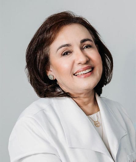 Dra. Claudia Chagas